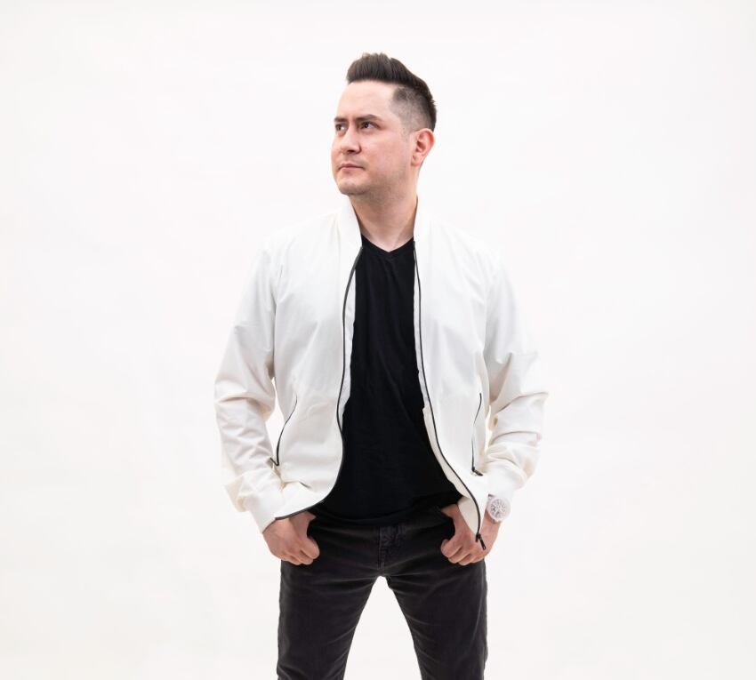 Manu Bravo, la nueva apuesta del Grupo Nación y Versus. Foto: Gentileza.