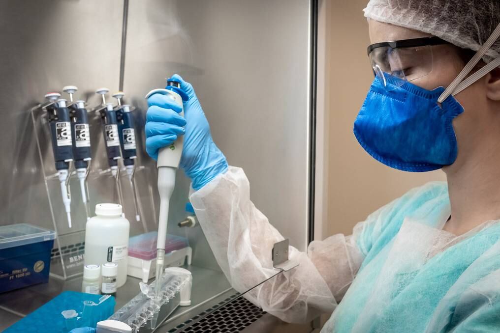 Las vacunas cubanas se basan en una proteína recombinante, la misma técnica con la que trabaja la estadounidense Novavax y la francesa Sanofi, y tienen una eficacia superior al 90% para prevenir la enfermedad con síntomas, según científicos cubanos. Foto: Ilustrativa.