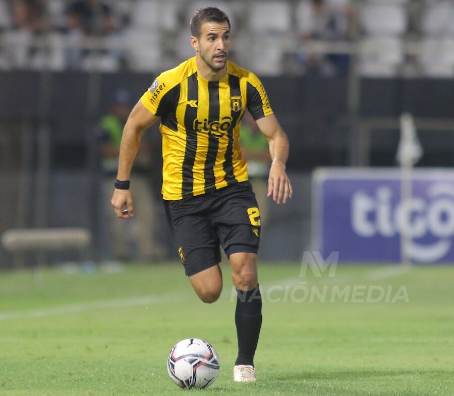 Raúl Cáceres, lateral derecho de Guaraní.FOTO:EDUARDO VELÁZQUEZ