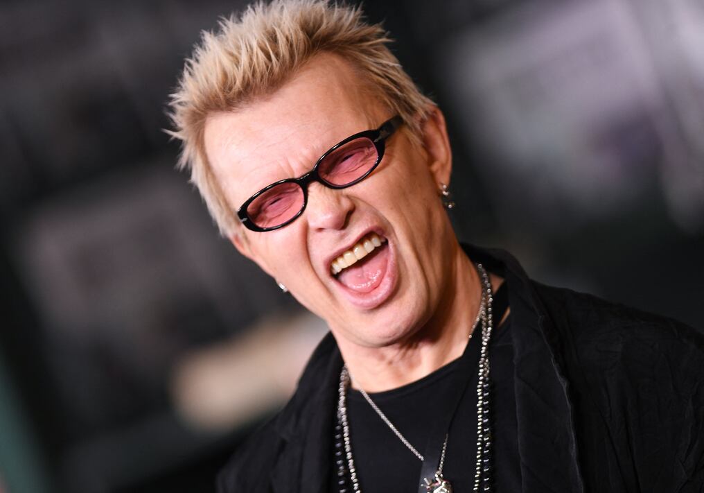 El cantante de rock de origen británico, Billy Idol, tocará en Paraguay el próximo 15 de setiembre, en la Costanera de Asunción. Será la primera vez que el artista estará en nuestro país y lo hará en el marco de su nueva gira mundial. Foto: AFP
