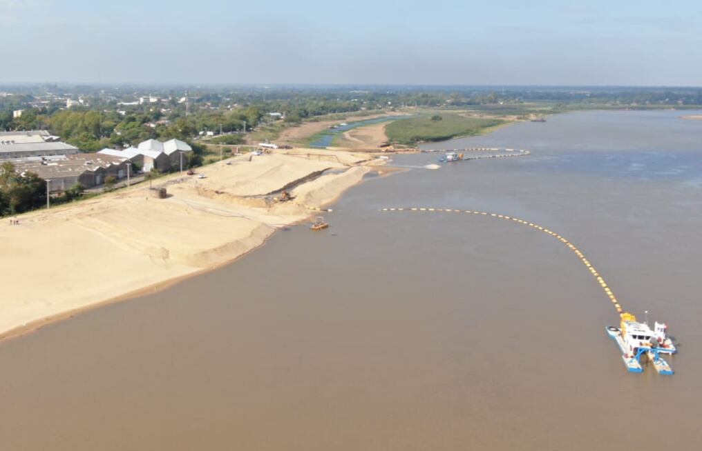 El consorcio CTC deberá refular un total de 5.000.000m3 de sedimento para rellenar la futura defensa costera. La misma será construida en tres fases.  Foto: Gentileza.