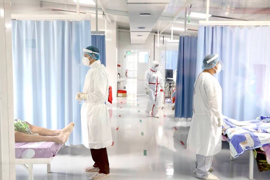 Los hospitales siguen con alta ocupación a causa del incremento de casos del COVID-19 y el sistema se encuentra la borde del colapso. Foto: Archivo.