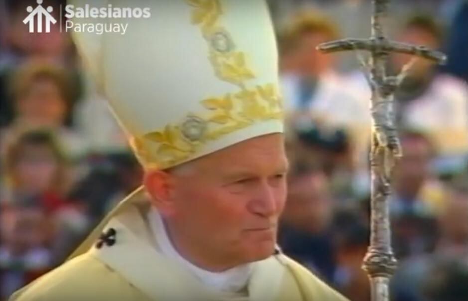 El papa Juan Pablo II estuvo de visita por el Paraguay del 16 al 18 de mayo e 1988, oportunidad en que canonizó a tres santos, entre ellos san Roque González de Santa Cruz. Foto: Archivo