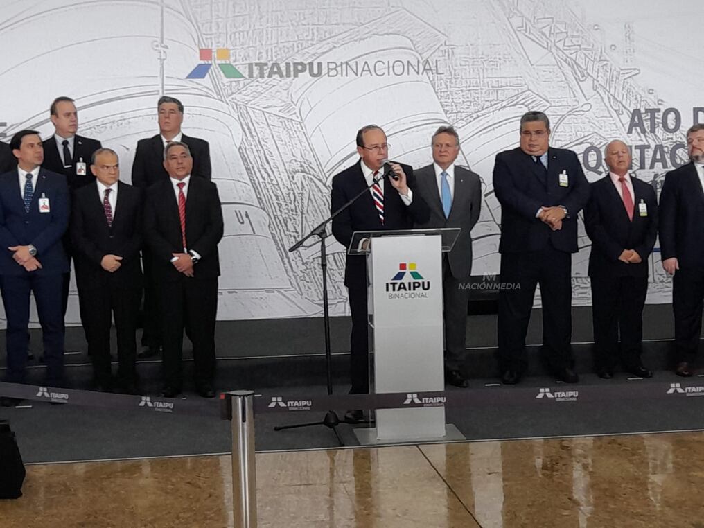 Acto de cancelación de deuda de Itaipú con la presencia de los directorios y consejos de administración de Paraguay y Brasil, en la usina. El Ing. Félix Sosa, presidente de Ande y consejero, dijo que bajar la tarifa sin tener infraestructura adecuada no compensa. Foto: Dolly Galeano.