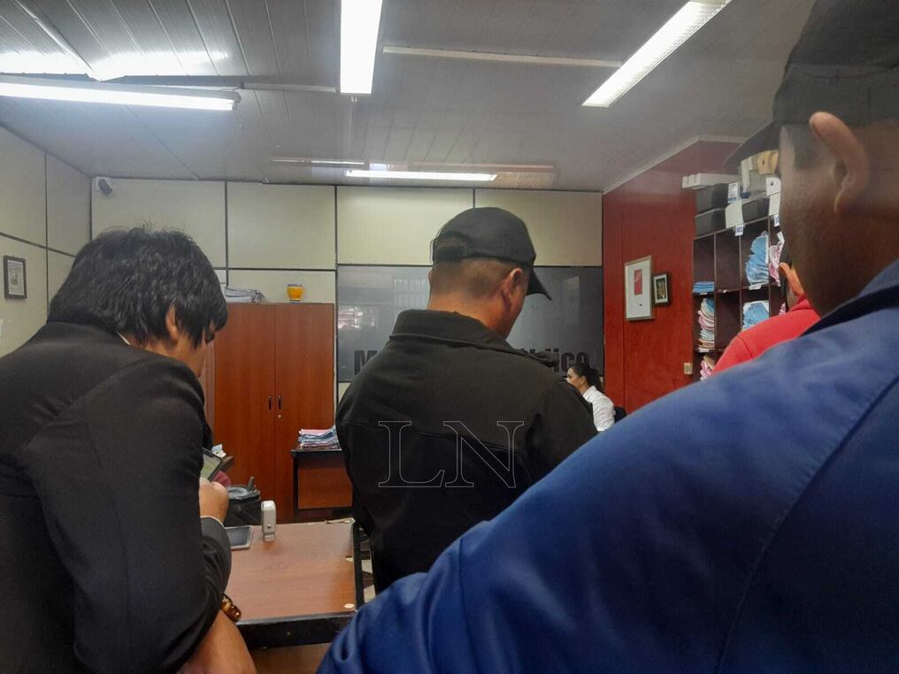 Los 4 agentes del GEO se encuentran en la Fiscalía para prestar declaración. Foto: Dolly Galeano.
