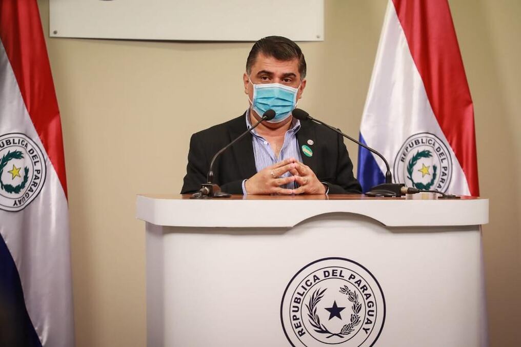 El ministro de Salud anunció en conferencia de prensa que están ajustando los detalles técnicos para la inmunización del próximo fin de semana. Foto: Gentileza.