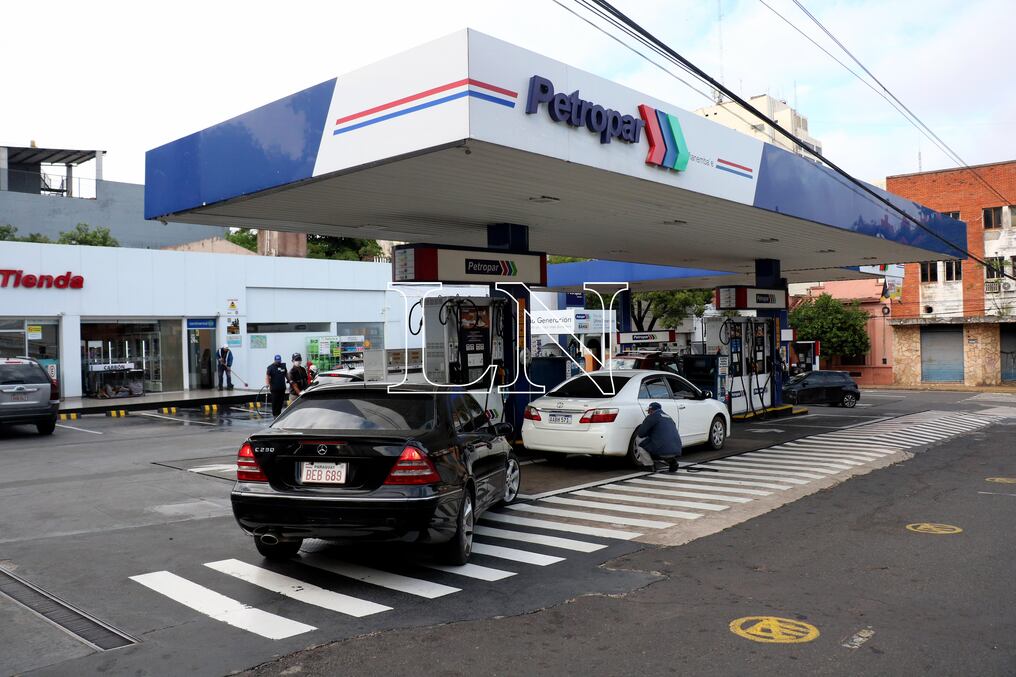Desde Apesa plantean como alternativa para mejorar los precios de combustibles al usuario la reducción del ISC. Foto: Nadia Monges.