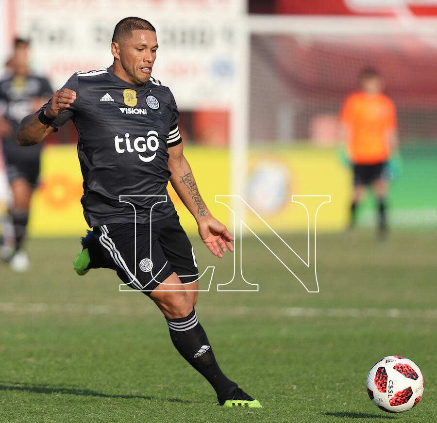 Richard Ortiz, experimentado jugador de Olimpia.FOTO:JORGE JARA