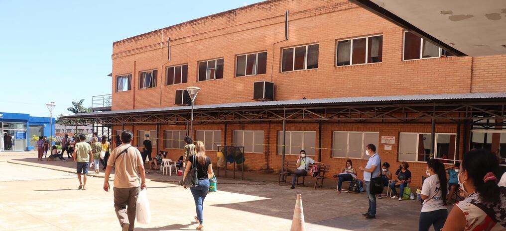Es importante evitar la aglomeración de personas, sobre todo en sitios poco ventilados, ya que en estos lugares aumenta el riesgo de contagio. Foto: Gentileza.
