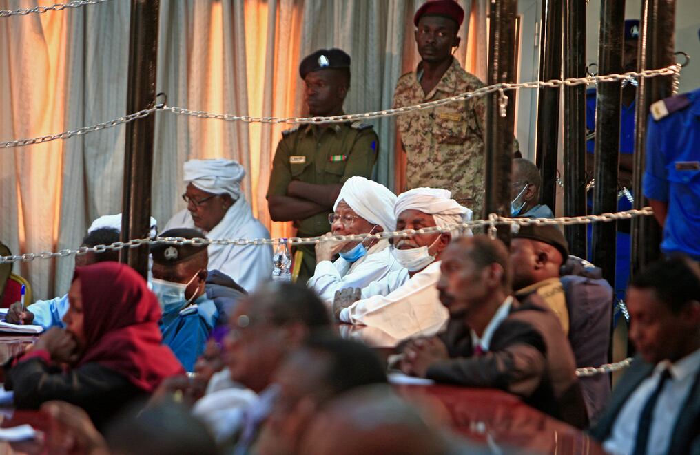 El juicio al expresidente de Sudán, Omar al-Bashir, será reiniciado el 2 de noviembre próximo. Foto: AFP.