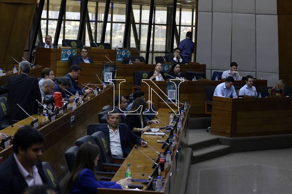 Los diputados retomarán mañana el debate sobre el juicio político a la fiscal general del Estado, Sandra Quiñónez, en sesión extraordinaria prevista para las 14:00. Foto: Néstor Soto.