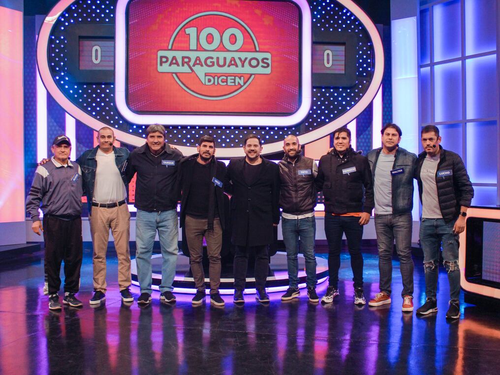 La temática del programa se da como ante sala del súper clásico. Las figuras de los clubes más populares del país jugaron por el pozo mayor, el total de 15 millones de guaraníes. Foto: Gentileza.