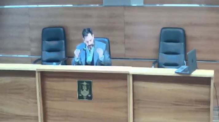 El magistrado Rodolfo Mingarini argumentó que no encuentra la lógica en que un agresor tenga tiempo de ponerse un preservativo antes de atacar sexualmente a su víctima. Foto: Poder Judicial de Santa Fe