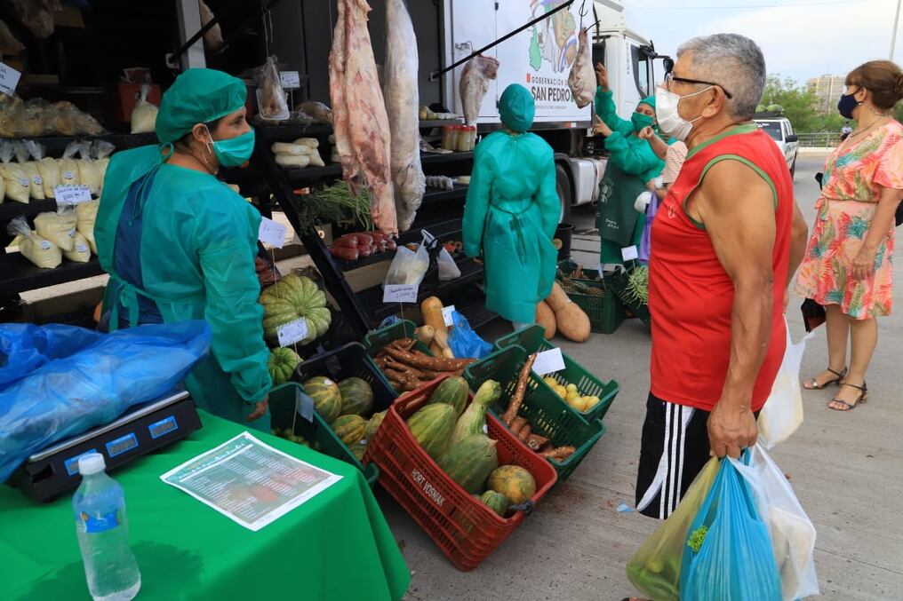 Los visitantes tienen la oportunidad de comprar productos caseros de primera calidad a un buen precio. Foto: Gentileza.