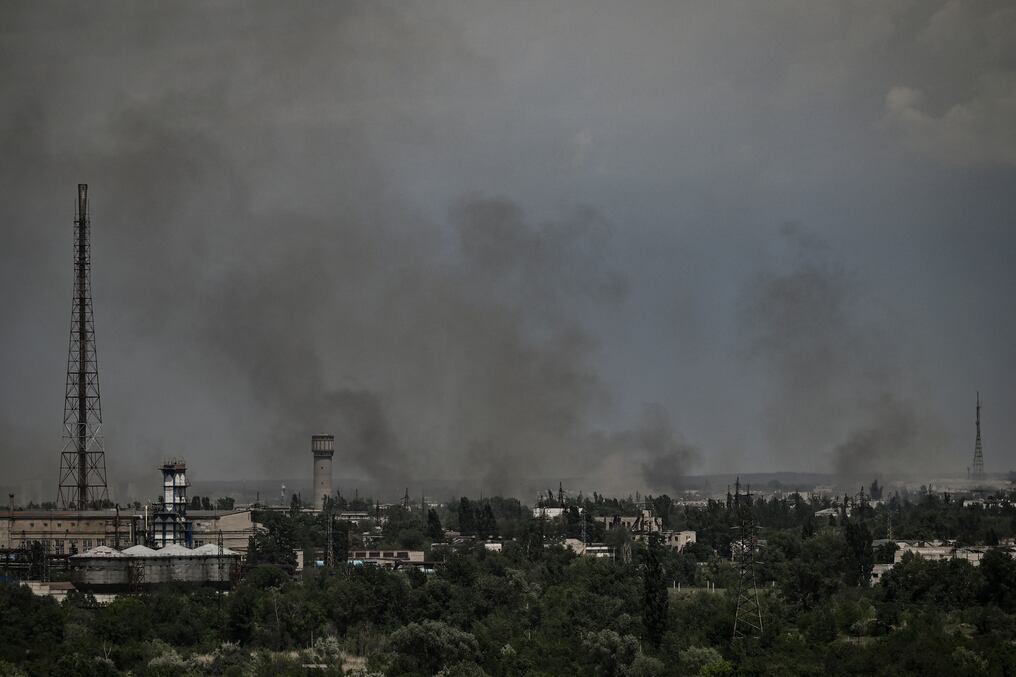 Las primeras informaciones indican que las tropas rusas consiguieron tomar el control de la mayor parte de la ciudad, pero las tropas ucranianas les están haciendo retroceder. Foto: AFP.