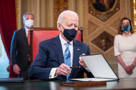 El mandatario estadounidense Joe Biden publicó su declaración fiscal, retomando una tradición incumplida por su antecesor Donald Trump. Foto: AFP.