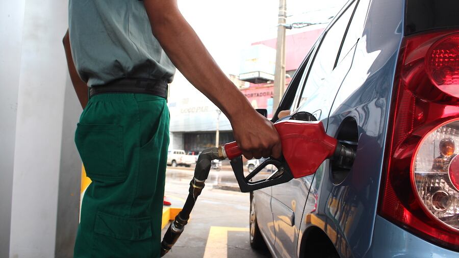 En marzo se ha destacado la suba de precios de los combustibles, especialmente en nafta, gasoil común y gasoil aditivado. Foto: Archivo.