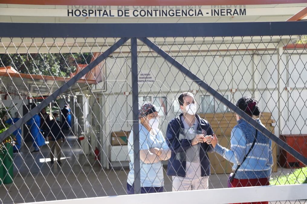 Este mes fue el de más contagios y muertes de la pandemia, superó la cifra de víctimas del año pasado, y Paraguay pasó a liderar la máxima mortalidad por COVID-19 del mundo. Foto: Christian Meza.