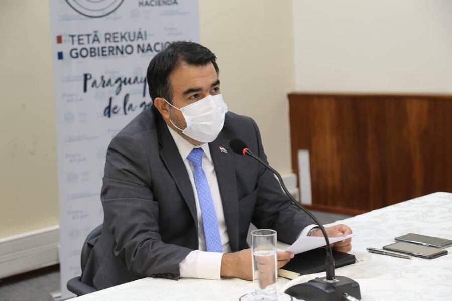 El ministro de Hacienda, Óscar Llamosas, remarcó que tampoco hay espacio o crecimiento en otros componentes para otorgar aumentos. Foto: Gentileza.