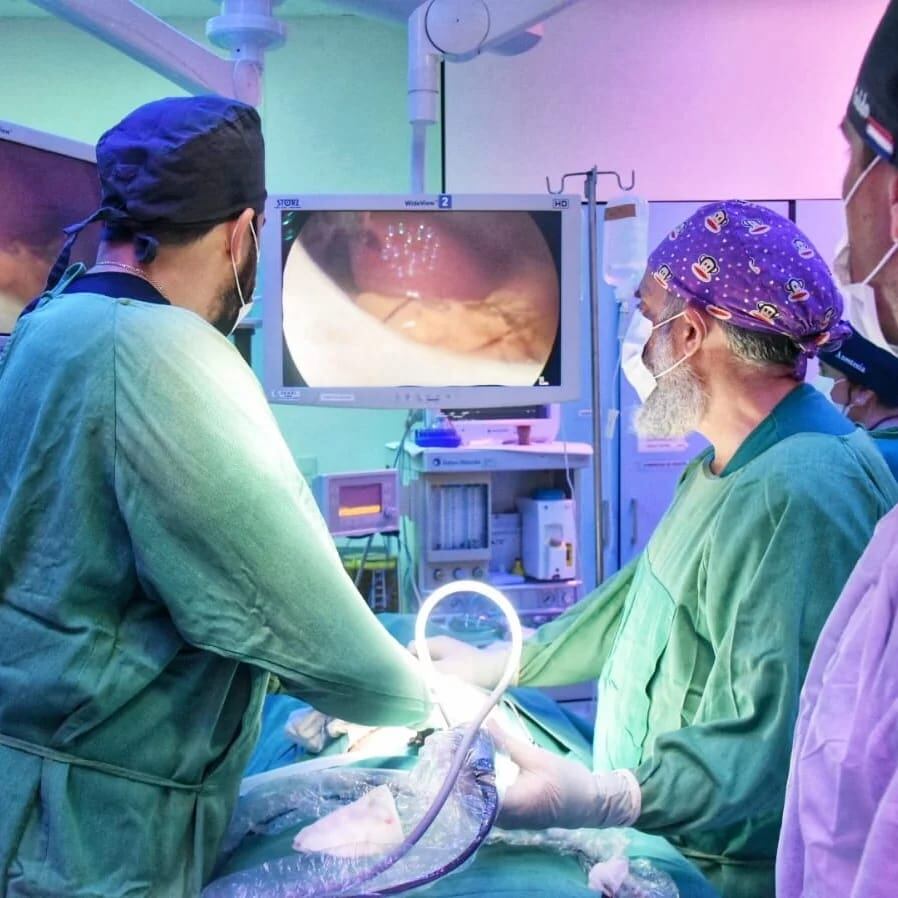 Cirugías del proyecto Mitã Vy’arã de la Sociedad Paraguaya de Cirugía Pediátrica se realizaron en el Hospital Los Ángeles de Ciudad del Este. Fueron intervenidos 76 niños, todos de familias de escasos recursos. La doctora Judith Duarte, coordinó el este. Foto: Gentileza.