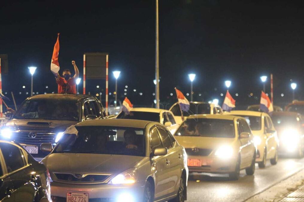 La centrales obreras encabezaron una caravana de protesta contra el proyecto del Ejecutivo. Foto: Archivo.