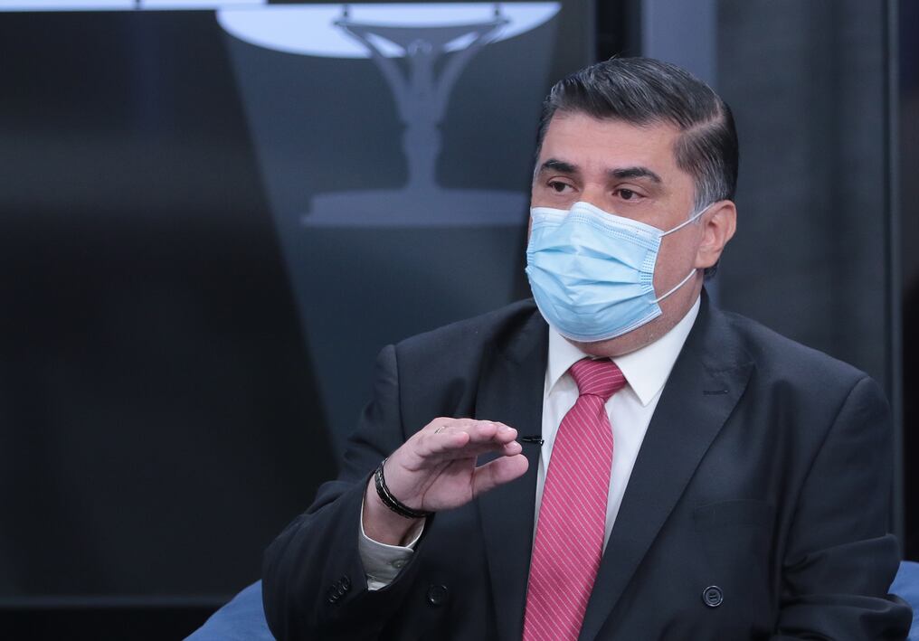 El ministro Julio Borba anunció además que en 15 días llegarán 20 ultrafreezer adquiridos a través de la OPS para el almacenamiento adecuado de los biológicos en las regiones sanitarias. Foto: Archivo.
