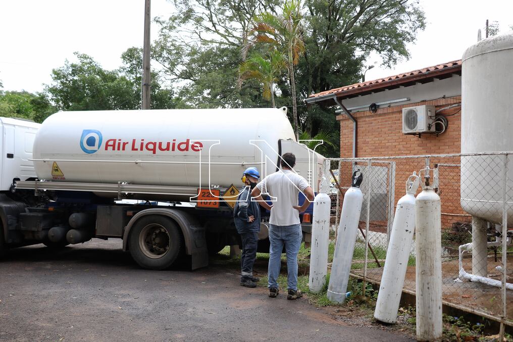 El centro asistencial cuenta con un solo tanque de oxígeno que debe ser recargado de manera diaria para su uso en pacientes con COVID-19. Foto: Nadia Monges.