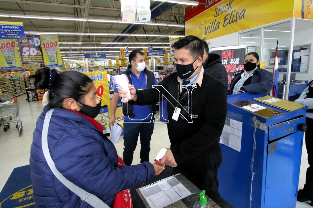 Con 50 casos confirmados de COVID-19 en Villa Elisa, Comuna declara emergencia sanitaria y realiza estrictos controles para evitar la propagación del virus. Foto: Pánfilo Leguizamón.