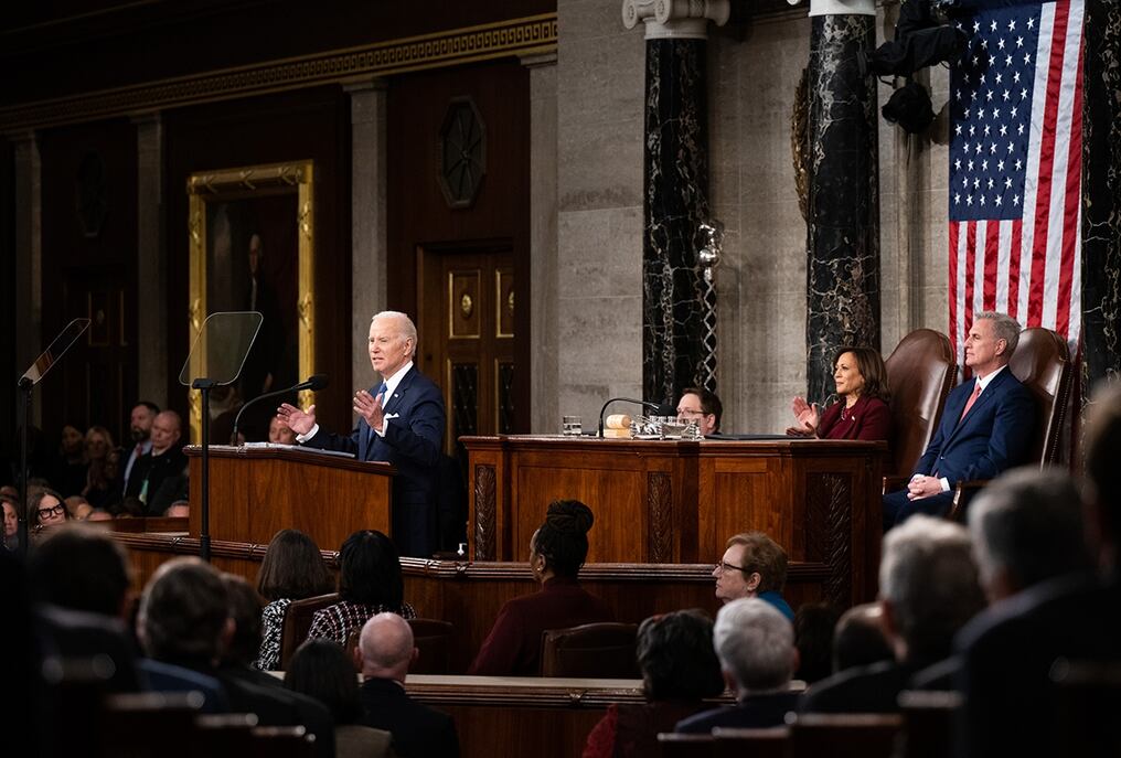 Tras maratónicas negociaciones, un acuerdo bipartidista final para elevar el techo de la deuda de Estados Unidos está listo y ahora se dirige al Congreso. Foto: Gentileza