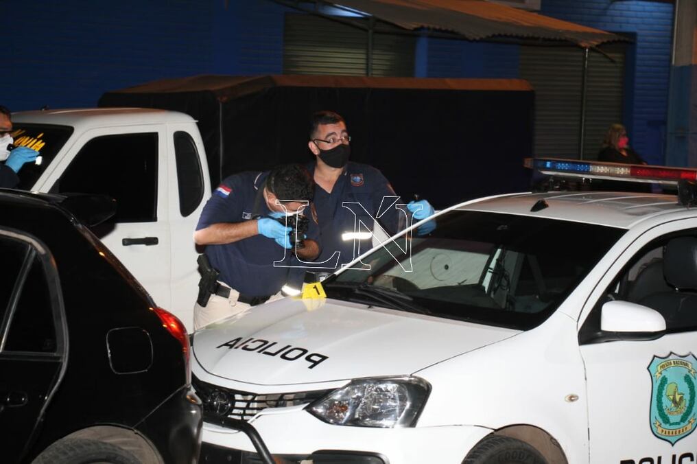 La defensa de los policías investigados alega que tiene testigos e imágenes de circuito cerrado. Foto: Víctor Morínigo.