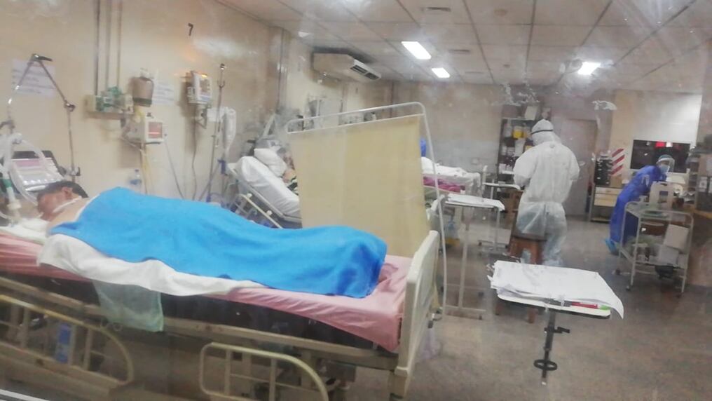 La Dirección General de Vigilancia de la Salud reportó que, a nivel país, el 57% de los internados ahora tienen menos de 60 años. Foto: Gentileza.