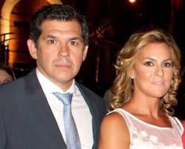 Miguel Ángel “Micky” Zaldívar, presidente
de banco Atlas y su esposa
Natalia Zuccolillo, directora del diario
Abc Color y accionista del banco.