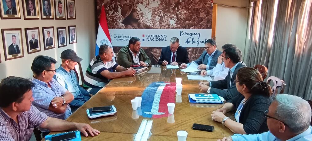 El acuerdo consiste en parte, en la disponibilidad de los recursos, entrega del kits de alimentos, pago de deudas entre otras cuestiones de los proyectos que se vayan ejecutando. Foto: Gentileza.
