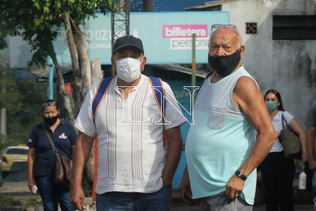 El profesional paraguayo instó a la ciudadanía a no bajar la guardia en la lucha contra la pandemia del COVID-19. Foto: Pánfilo Leguizamón