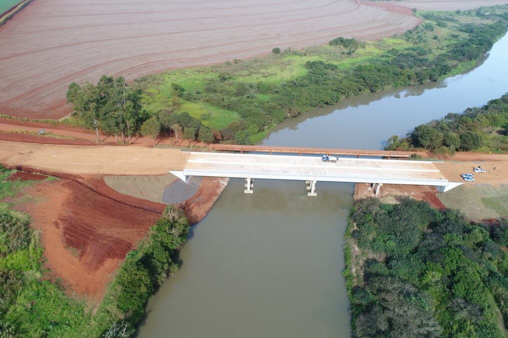 La estructura fortalecerá la conexión en el décimo departamento, beneficiando a unos 100.000 habitantes de Minga Guazú y Los Cedrales. Foto: Gentileza.
