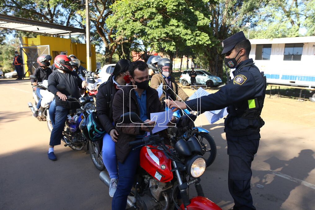 La viceministra de Salud, Lida Sosa, mencionó que la "pausa" establecida en la vacunación sirve para la aplicación masiva de la segunda dosis. Foto: Christian Meza.