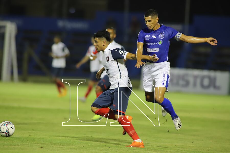 Claudio Aquino, jugador azulgrana que se prepara para enfrentar hoy a Sol.FOTO:JORGE ROMERO
