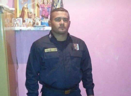 Personal de la Prefectura Naval y Bomberos Voluntarios continúan la búsqueda del suboficial Luciano Gómez Brítez, quien desapareció en aguas del río Paraguay cuando navegaba en una embarcación, en Concepción. Foto: Gentileza.