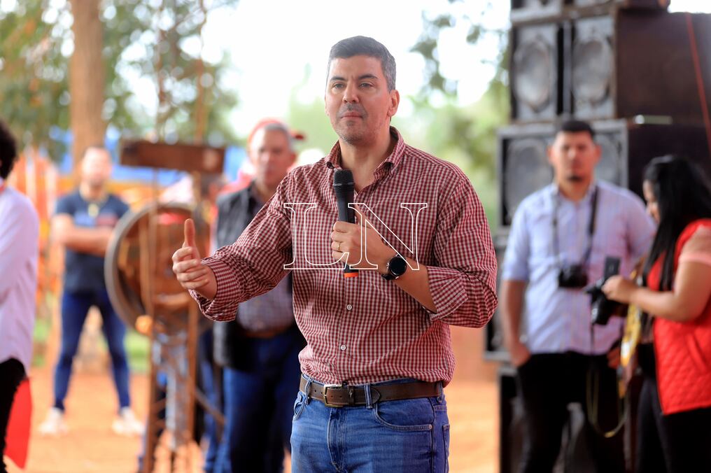 El precandidato a la Presidencia de la República anunció sobre su visita al país vecino donde se reunirá con referentes políticos, correligionarios y dirigentes partidarios; asimismo, participará de una charla en la Universidad de Buenos Aires. Foto: Jorge Romero.