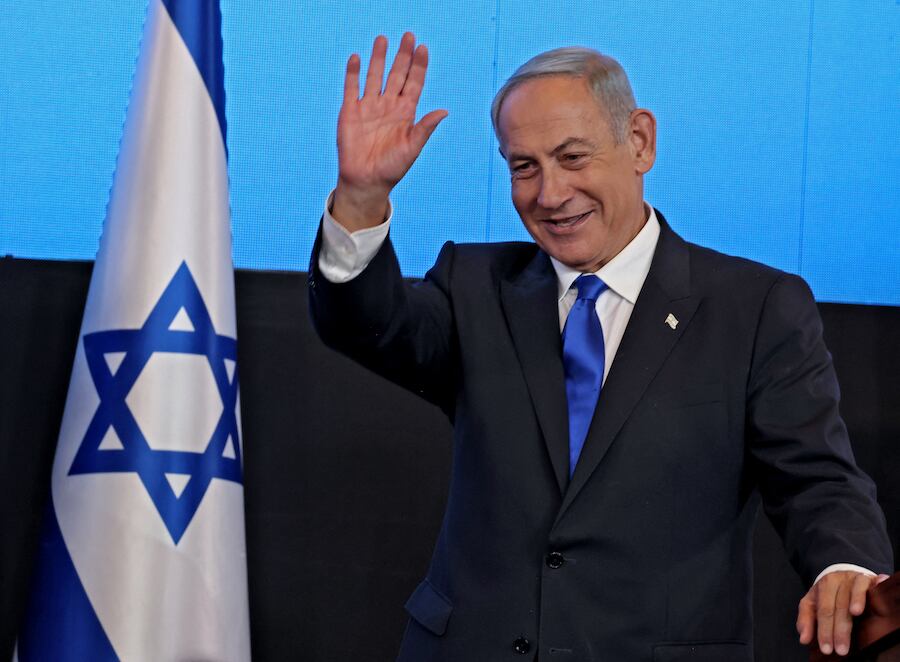 El presidente de Israel, Isaac Herzog, entregará este domingo al exprimer ministro Benjamin Netanyahu el mandato para formar el nuevo Gobierno, una vez finalizado el proceso de consultas. Foto: AFP.