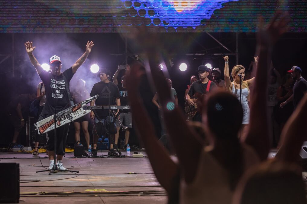 Este año, en el festival de cumbia Ja’umina, el grupo Damas Gratis estará presente. Foto Gentileza/Tigo.