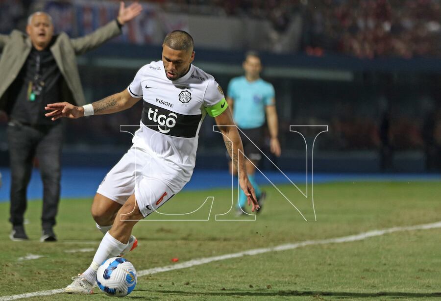 Richard Ortiz, capitán del Olimpia.FOTO:NÉSTOR SOTO