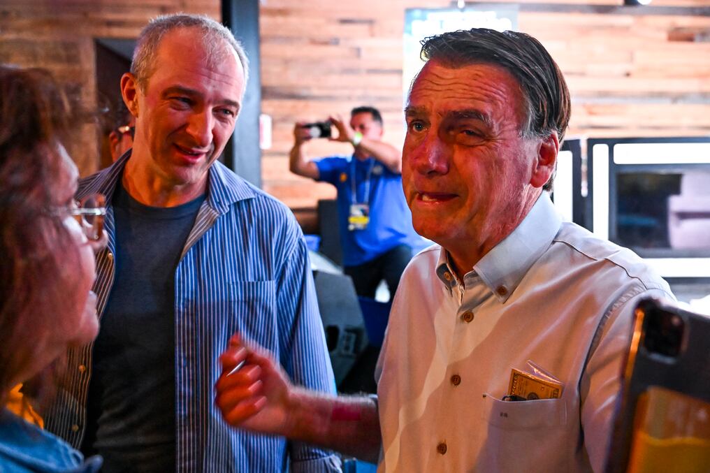Jair Bolsonaro debe ser citado por la Policía, así lo dispuso un juez. (foto: AFP)
