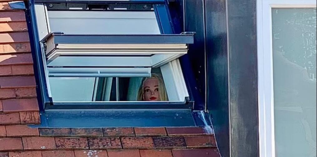 Sus vecinos alegaban que la ventana no estaba permitida debido a que consideraba una invasión a la privacidad. Foto: Gentileza.