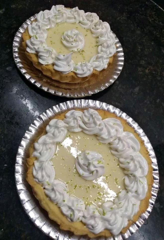 Soledad prepara torta marmolada, de naranja, brownie, arroz con leche, crema, budín, pavé, pie de limón, tarta de durazno, entre otras opciones. Foto: Gentileza.