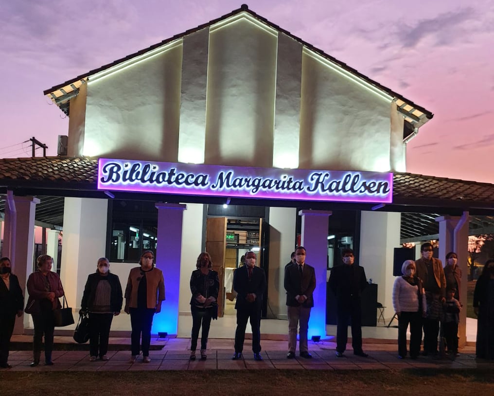 Fue inaugurada en la ciudad de Piribebuy, la biblioteca que lleva el nombre de la escritora compatriota Margarita Kallsen. Foto: Gentileza.