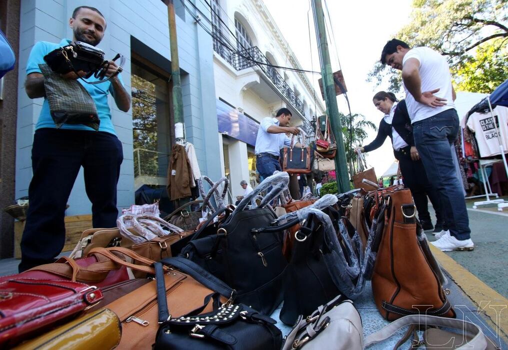 Gremio de centros comerciales pide que la ley sea para todos y que la municipalidad siga con los trabajos de liberación en todos los puntos. Foto: Archivo.