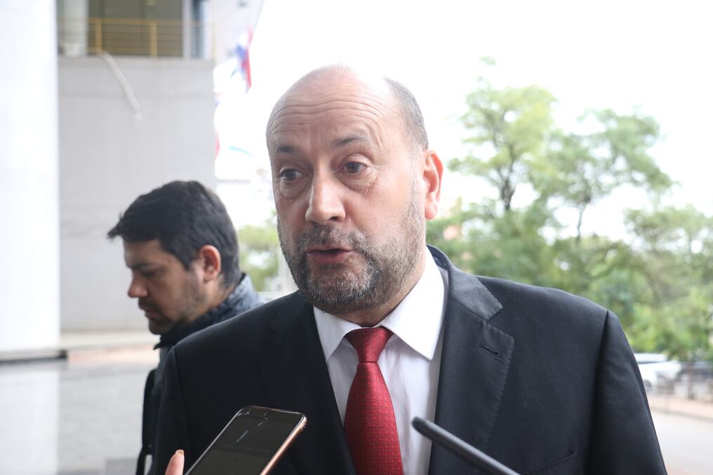 La bancada de Colorado Añetete todavía no analizó la posible expulsión de uno de sus integrantes. Sin embargo, el pedido de desafuero será tratado el jueves, según el titular del Senado, Óscar Salomón. Foto: Gentileza.