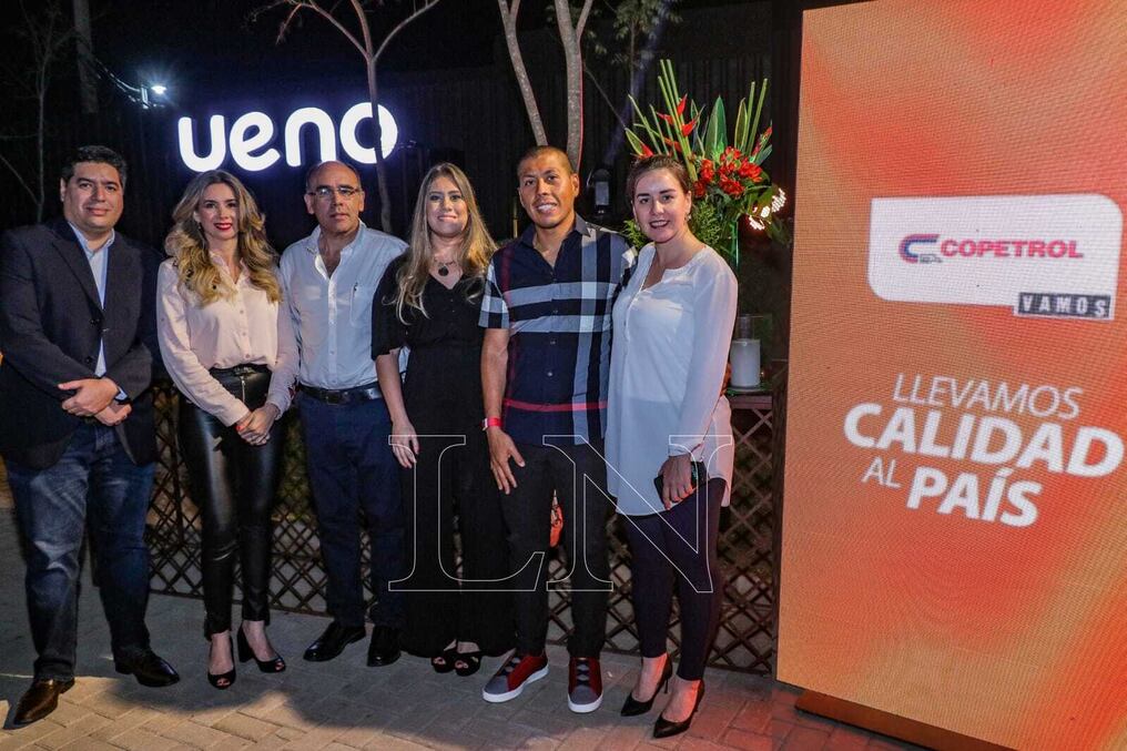 La alianza se selló con un brindis en el stand de Ueno en la Expo Mariano Roque Alonso, un espacio que invita a vivir experiencias que combinan inclusión financiera, tecnología y sustentabilidad. Foto: Eduardo Velázquez.