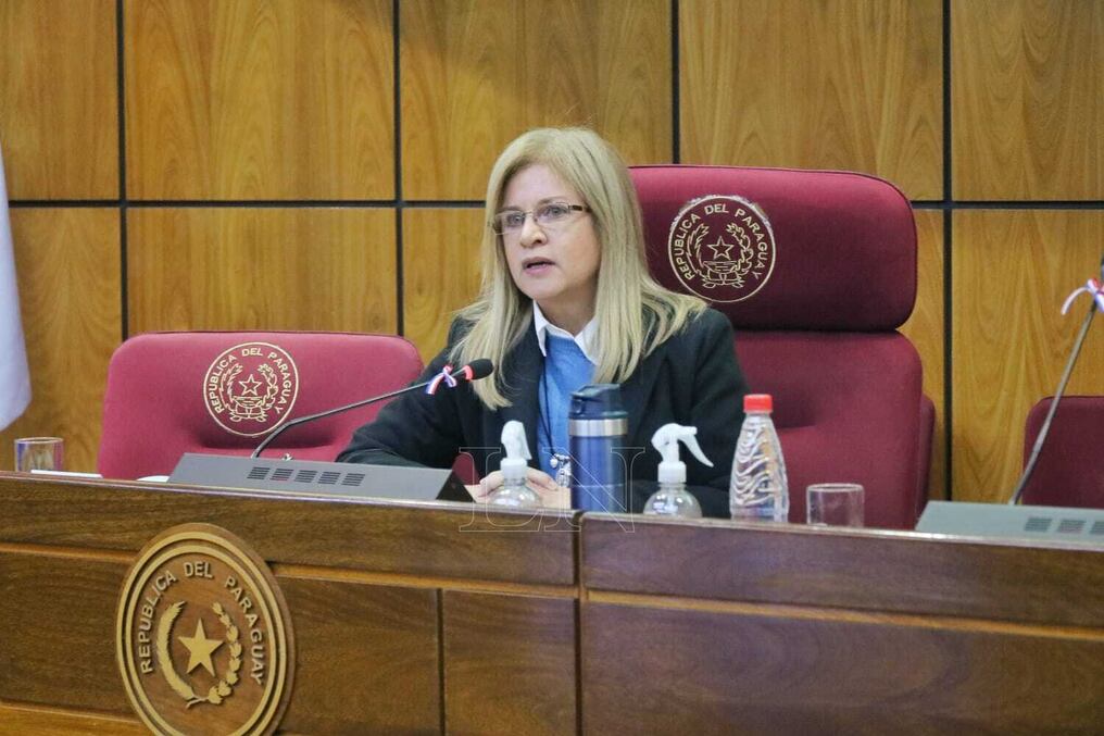 “Más que nunca está claro que el Gobierno prioriza la política partidaria por encima de la seguridad de los paraguayos", dijo Beatriz Denis durante una conferencia de prensa realizada este miércoles. Foto: Nadia Monges.